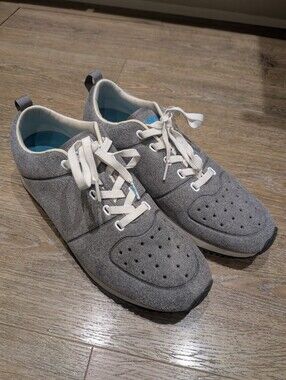 Native Men's Grey Lace-Up Sneakers